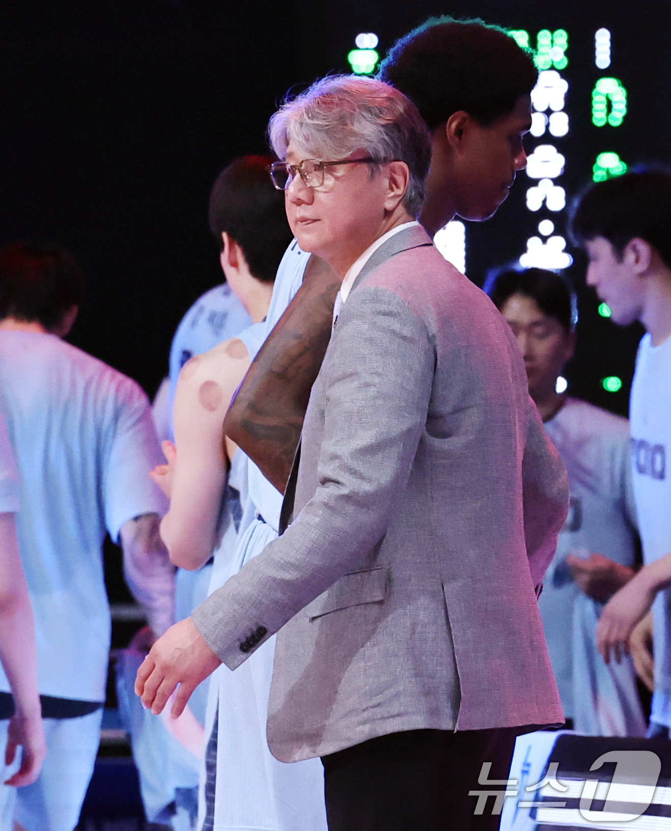 (고양=뉴스1) 구윤성 기자 = 13일 오후 경기 고양시 일산서구 고양소노아레나에서 열린 2025-26 프로농구 챔피언결정전 5차전 부산 KCC와 고양 소노의 경기에서 소노 손창환 …