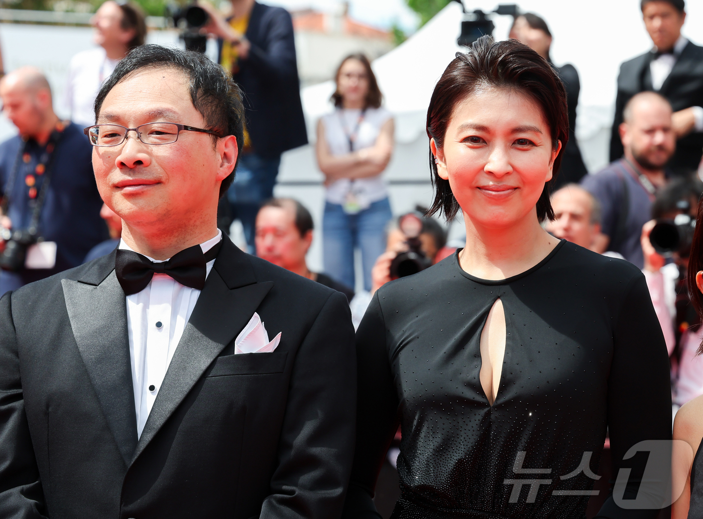 (칸=뉴스1) 이준성 특파원 = 후카다 고지 감독과 배우 마츠 다카코가 13일(현지시간) 프랑스 남부 칸에서 열린 제79회 칸 국제영화제 경쟁부문 초청작 ‘나기 노트’(Quelqu …