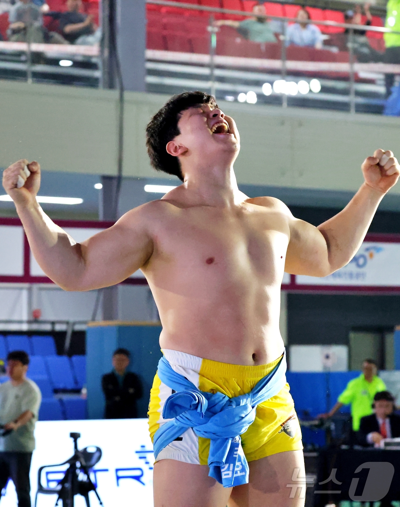 (서울=뉴스1) = 13일 강원특별자치도 평창군 진부생활체육관에서 열린 ‘위더스제약 2026 민속씨름 평창오대산천장사씨름대회’ 한라장사(105kg이하)에 김무호(울주군청)가 우승 …