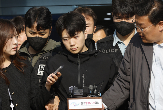 얼굴 드러낸 장윤기