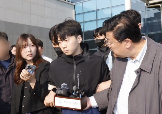 "가족 증거인멸은 무죄?"…장윤기 부친 감찰에 '친족 특례' 논쟁 점화