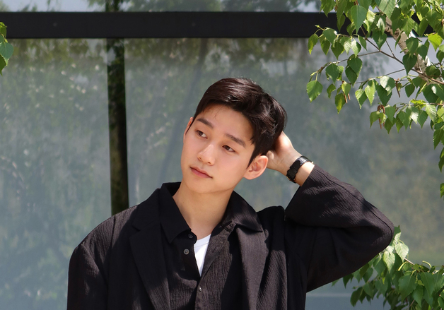 에잇세컨즈, 구김은 덜고 시원함은 더한 '올데이 크리즈' 출시