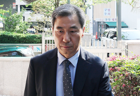 특검, '안보실 인사비리' 윤재순에 징역 5년, 임종득에 징역 3년 구형