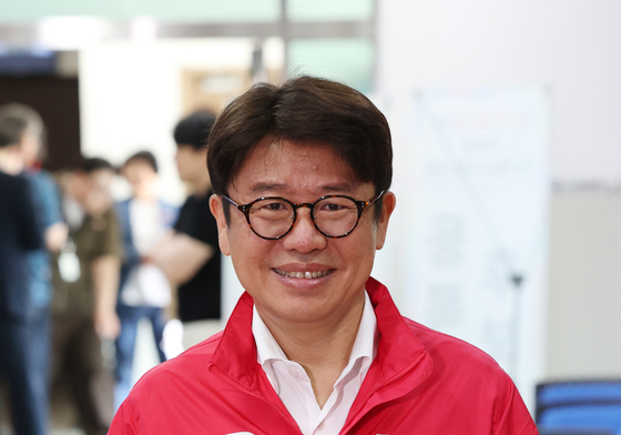 경기 평택을 후보자 등록하는 유의동 국민의힘 후보