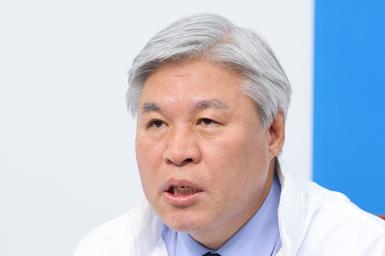 중앙선대위 발언하는 서왕진 원내대표