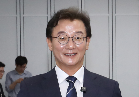 부산시장 후보자 등록 마친 전재수 후보