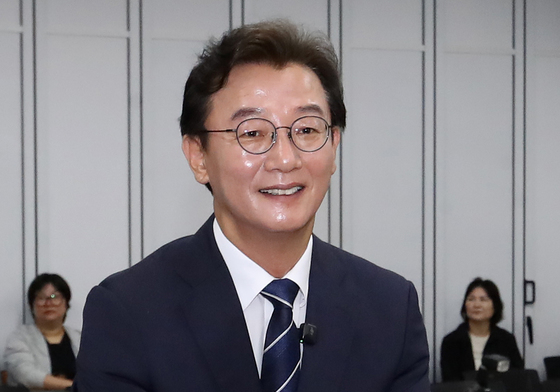 후보자 등록하는 전재수 부산시장 후보