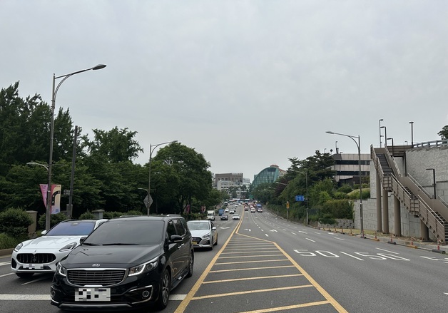 중구, 장충단로 노후 가로등 정비…"안전사고 예방·에너지 절감"