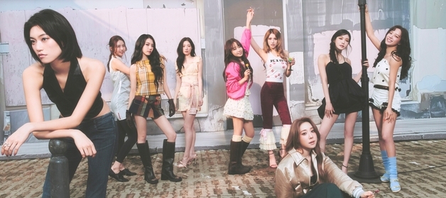 아이오아이, 신보 메들리 공개…전소미·유연정·청하 참여