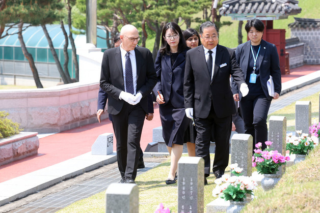 볼커 튀르크 UN 인권최고대표 "헌법에 민주주의 원칙 명시 옹호"