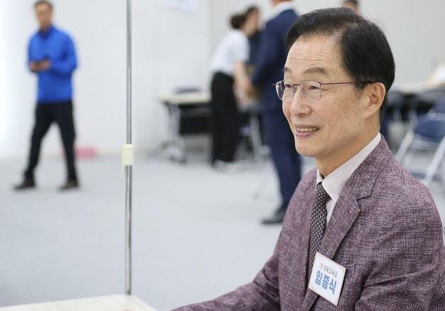 임종식 후보 등록 본격 선거전…"교육펀드 10억 조기 달성"