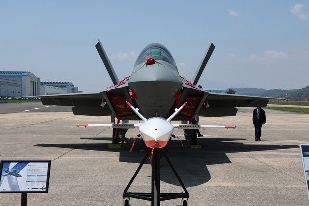KAI "美 F-22 기술 탈취해 KF-21 개발? 사실 무근"