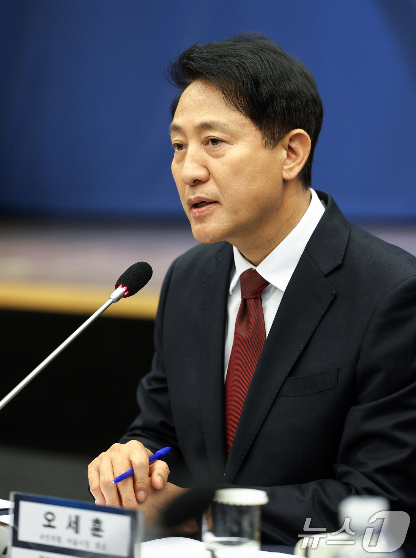 (서울=뉴스1) 임지훈 인턴기자 = 오세훈 국민의힘 서울시장 후보가 14일 오후 서울 중구 대한상공회의소 국제회의장에서 열린 한국신문방송편집인협회 초청 포럼에서 참석자들의 질의에 …