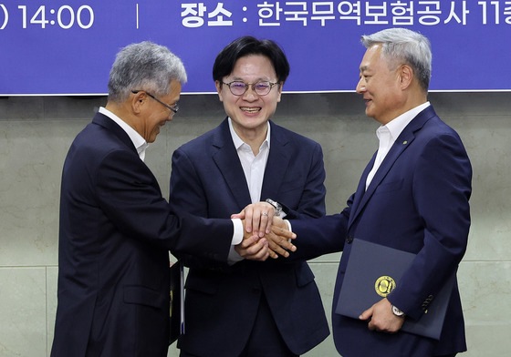 한전-한수원 갈등 끝낸다…정부, 원전수출 컨트롤타워 맡는다