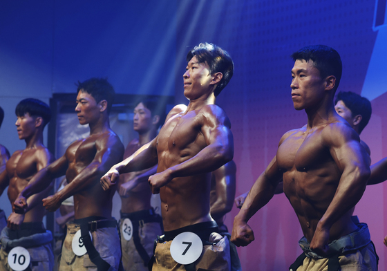 소방관들의 멋진 근육