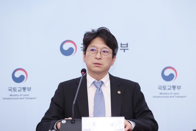 '현장형 관료' 홍지선 국토부 장관 후보자…최우선 과제는 주택 공급