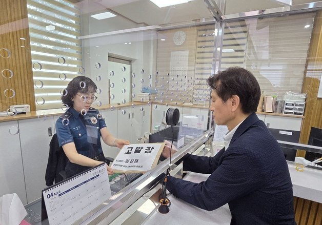 강원지사 선거, 고발전 격화…"허위사실 유포" vs "적반하장 무고"(종합)