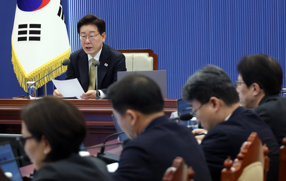 수석보좌관회의 발언하는 이재명 대통령