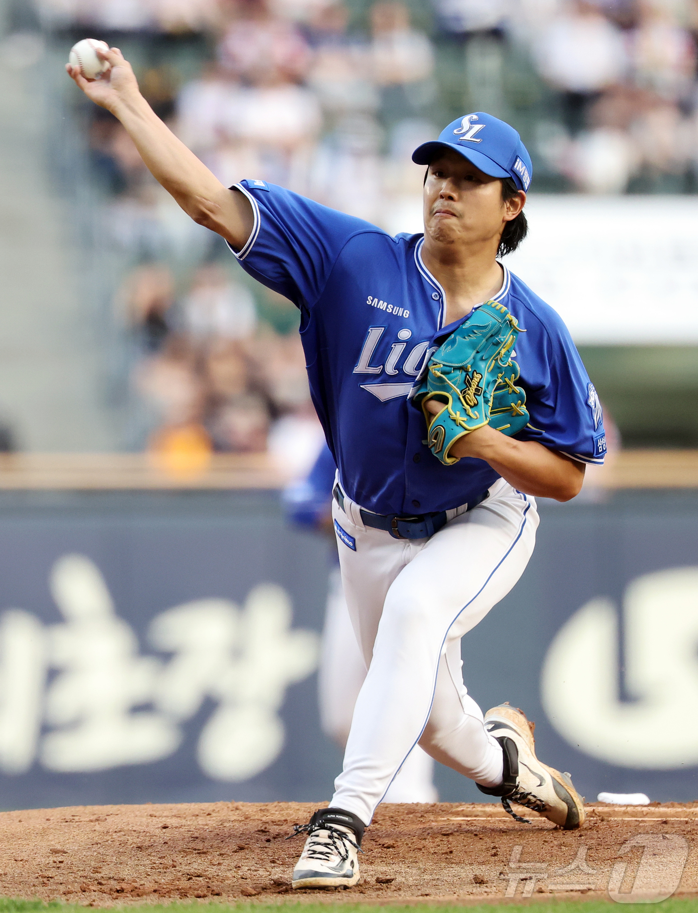 (서울=뉴스1) 김진환 기자 = 14일 오후 서울 송파구 잠실야구장에서 열린 프로야구 '2026 신한은행 SOL KBO리그' 삼성 라이온즈와 LG 트윈스의 경기, 삼성 선발 양창섭 …