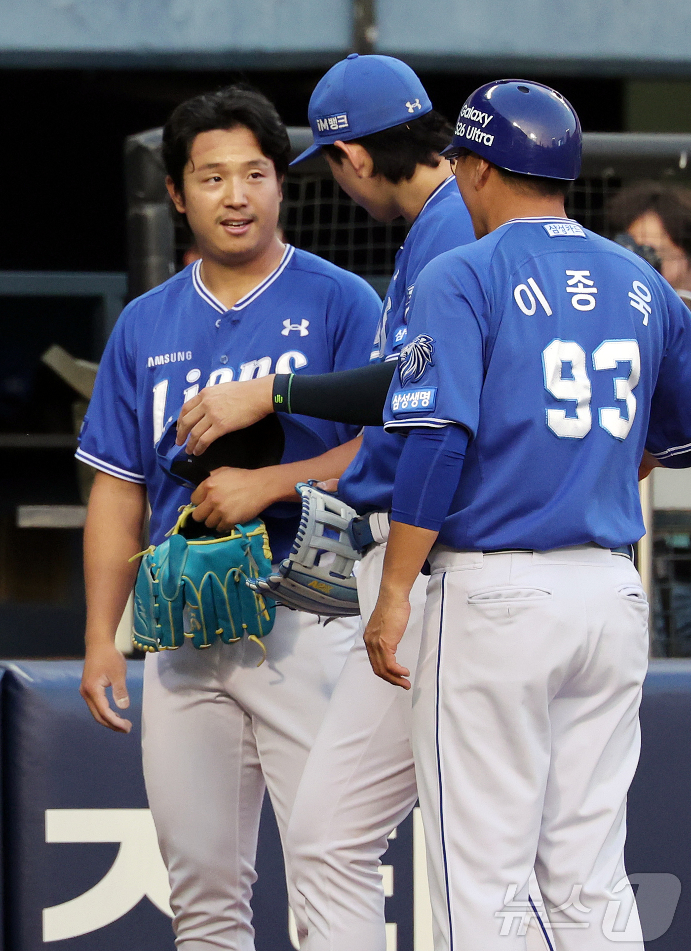 (서울=뉴스1) 김진환 기자 = 14일 오후 서울 송파구 잠실야구장에서 열린 프로야구 '2026 신한은행 SOL KBO리그' 삼성 라이온즈와 LG 트윈스의 경기, 삼성 선발 양창섭 …