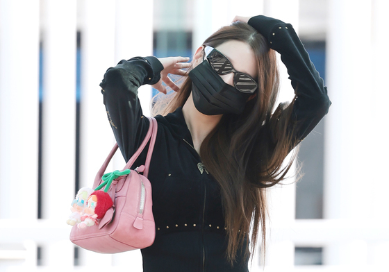 장원영, 공항에서 화보를