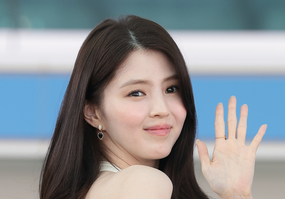 한소희, 사랑스러운 인사
