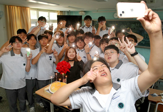 스승의날 맞아…與 "교권·학생인권 조화" 野 "교권 보호"(종합)