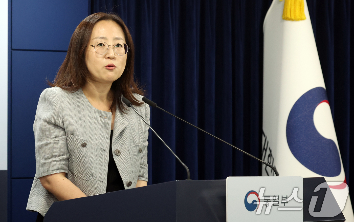 (서울=뉴스1) 김명섭 기자 = 장윤정 통일부 부대변인이 15일 오전 서울 종로구 세종대로 정부서울청사에서 정례브리핑을 하고 있다.  2026.5.15/뉴스1