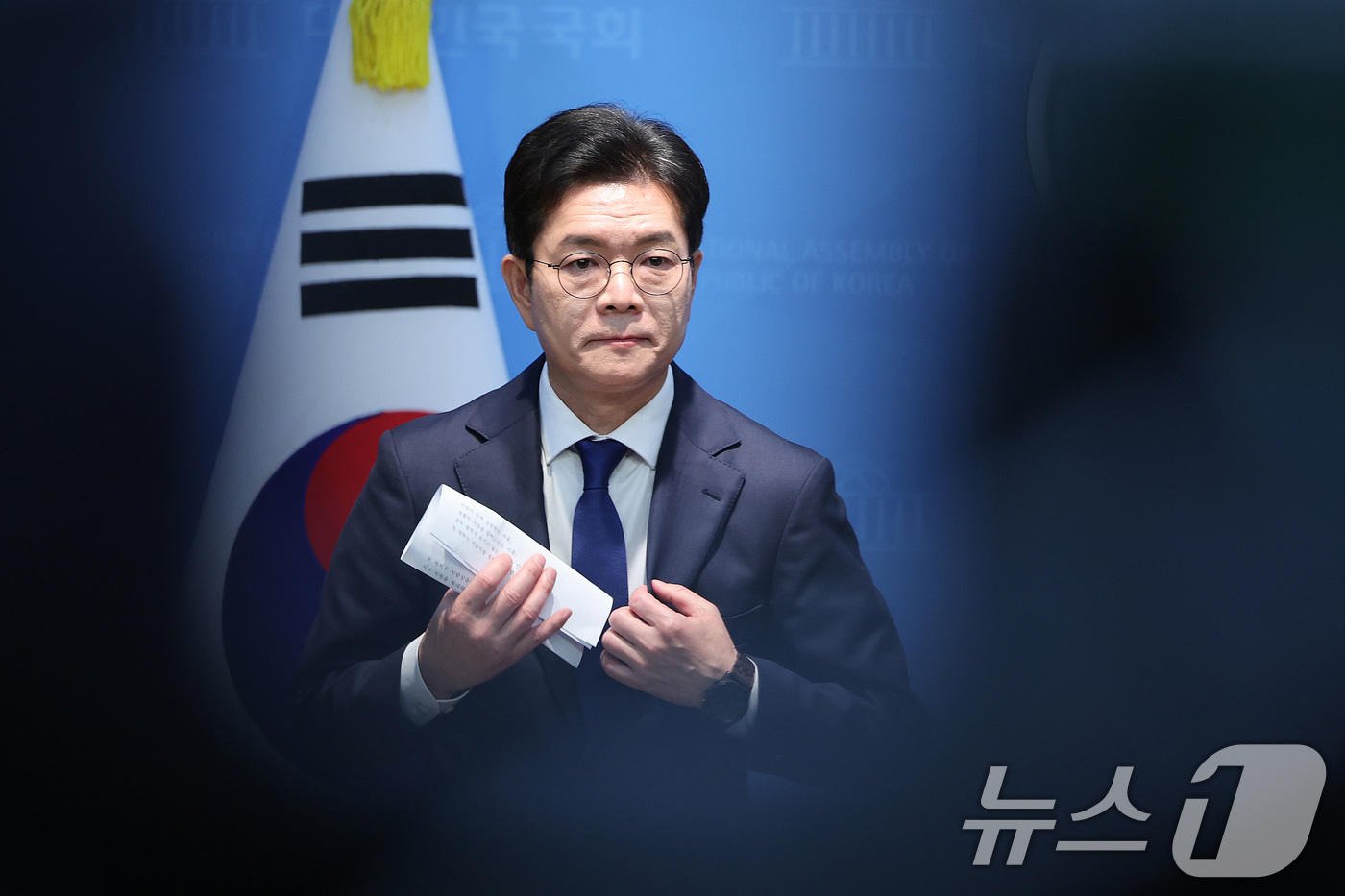 (서울=뉴스1) 신웅수 기자 = 정원오 더불어민주당 서울시장 후보가 15일 서울 여의도 국회 소통관에서 열린 공약 발표 기자회견에 참석하고 있다. 2026.5.15/뉴스1