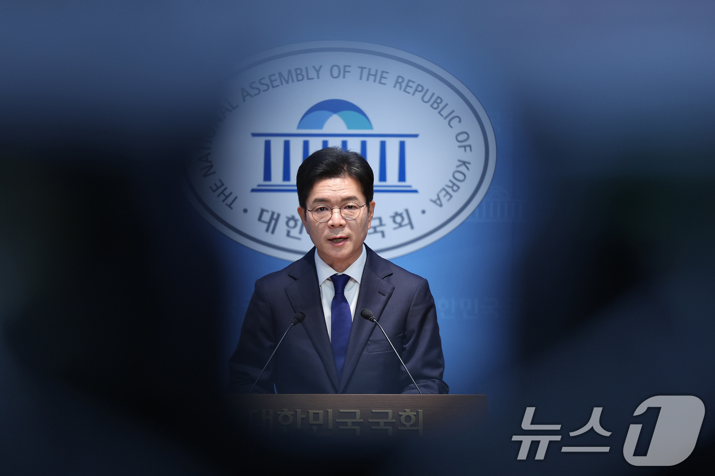 (서울=뉴스1) 신웅수 기자 = 정원오 더불어민주당 서울시장 후보가 15일 서울 여의도 국회 소통관에서 공약 발표 기자회견을 하고 있다. 2026.5.15/뉴스1