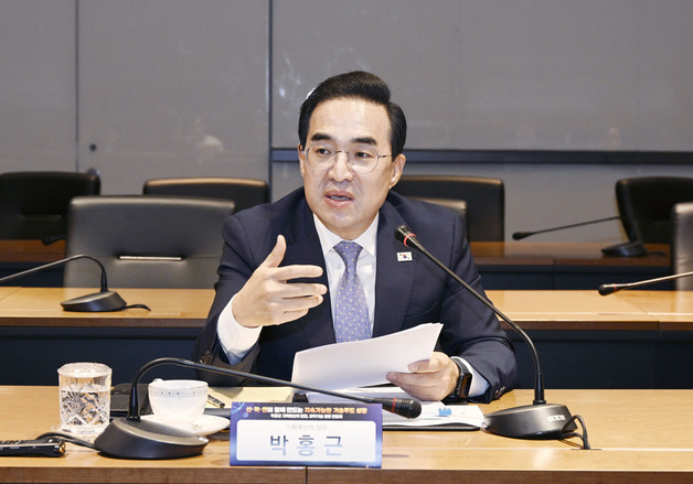 박홍근 "청년 목소리 정책에 반영"…청년·청소년 100명과 간담회