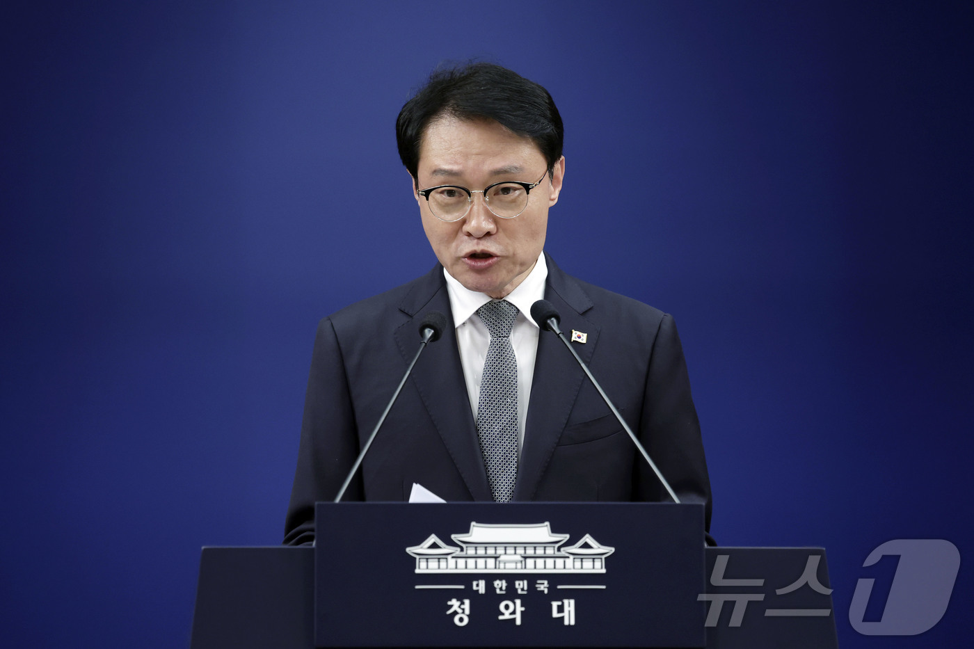 (서울=뉴스1) 허경 기자 = 이규연 홍보소통수석이 15일 청와대에서 정부 인사 관련 브리핑을 하고 있다. (청와대통신사진기자단)  2026.5.15/뉴스1