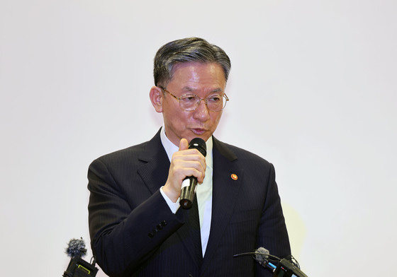 정성호 장관 "박상용 검사 징계, 국민 눈높이 맞게 처분할 것"