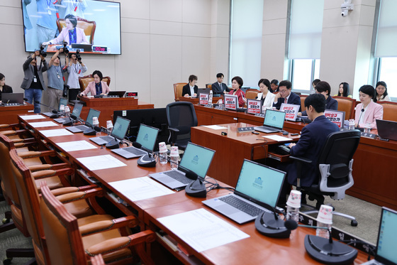 민주당 불참한 성평등가족위원회 전체회의