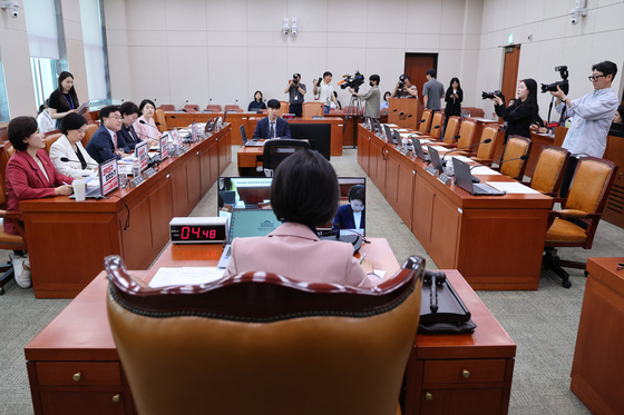 성평등가족위원회 與 의원들의 빈자리