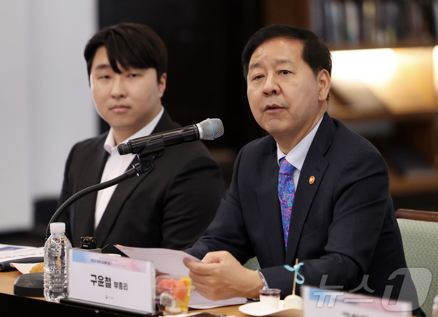 (서울=뉴스1) 김성진 기자 = 구윤철 경제부총리 겸 재정경제부 장관이 15일 서울 중구 정동 1928 아트센터에서 열린 2030 청년자문단 발대식 겸 간담회에서 모두발언을 하고 …