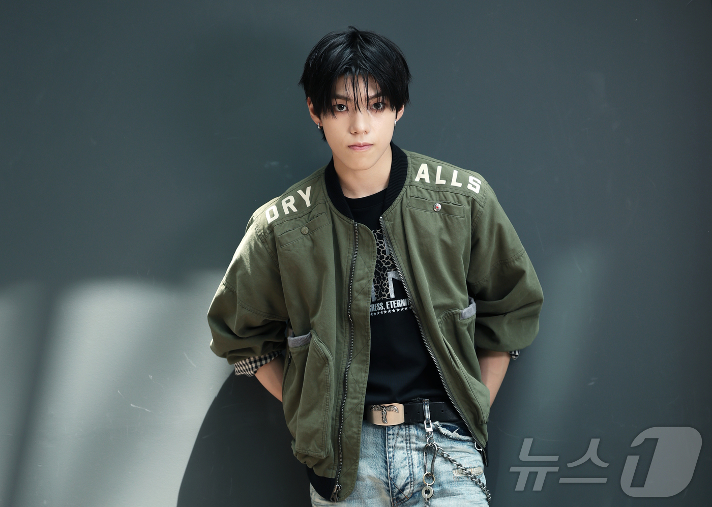 서울=뉴스1 권현진 기자 = 그룹 유어즈 연태가 서울 종로구 뉴스1 사옥에서 열린 인터뷰에 앞서 포즈를 취하고 있다. 2026.5.17/뉴스1