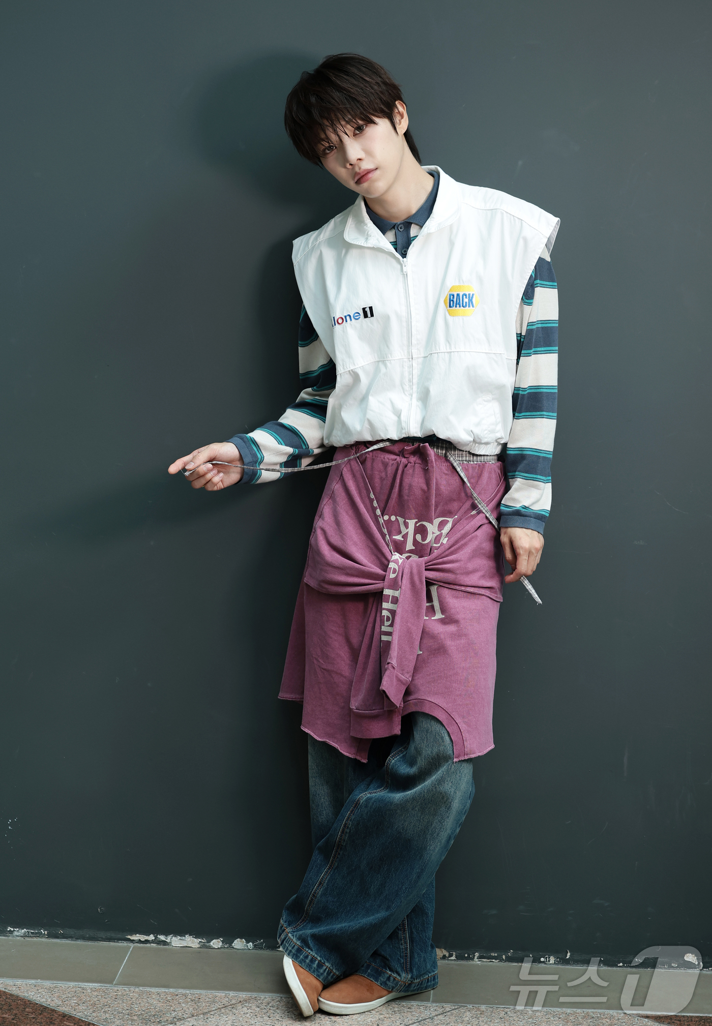서울=뉴스1 권현진 기자 = 그룹 유어즈 보현이 서울 종로구 뉴스1 사옥에서 열린 인터뷰에 앞서 포즈를 취하고 있다. 2026.5.17/뉴스1