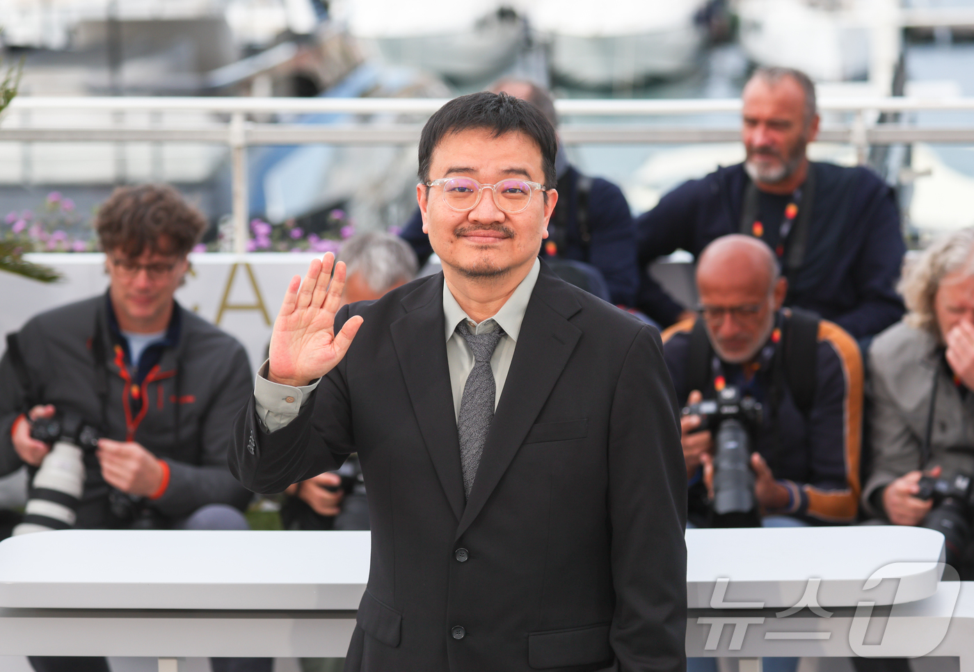 (칸=뉴스1) 이준성 특파원 = 15일(현지시간) 프랑스 남부 소도시 칸 팔레 데 페스티발(Palais des Festivals)에서 열린 제79회 칸 국제영화제 미드나잇 스크리닝 …