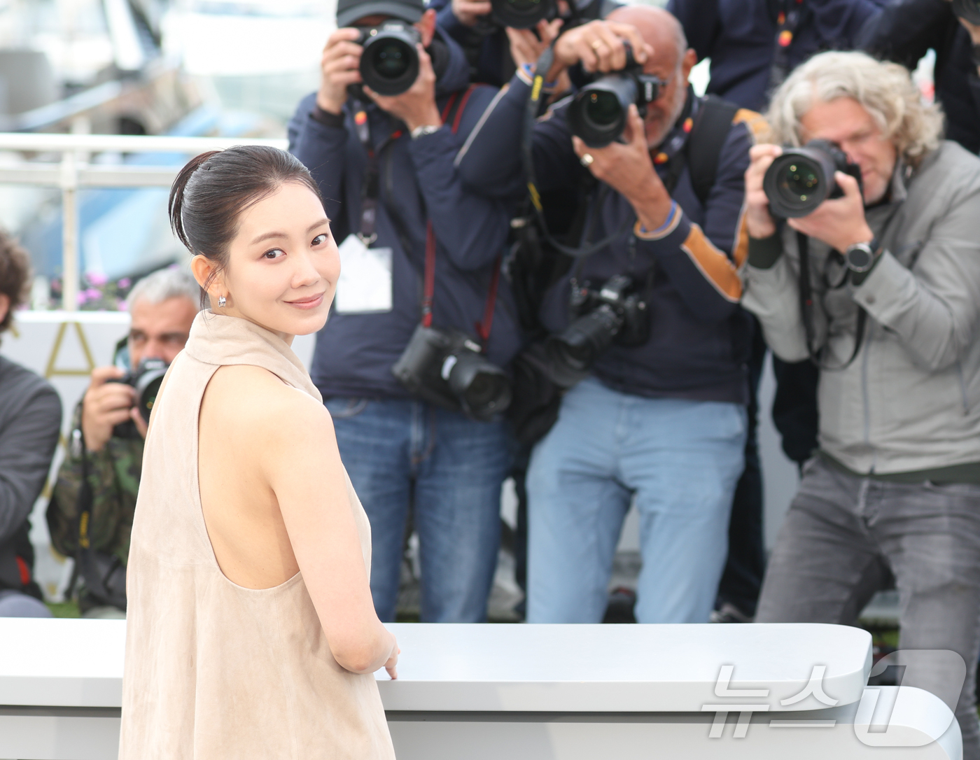 (칸=뉴스1) 이준성 특파원 = 15일(현지시간) 프랑스 남부 소도시 칸 팔레 데 페스티발(Palais des Festivals)에서 열린 제79회 칸 국제영화제 미드나잇 스크리닝 …