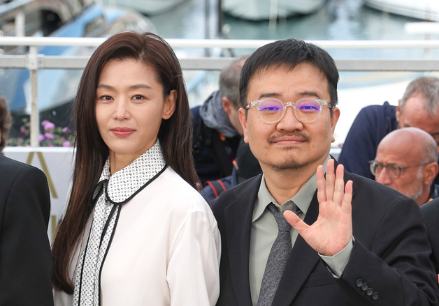'군체' 전지현 "연상호 감독, 전작 보고 이상한 성격일지 걱정" [칸 인터뷰]