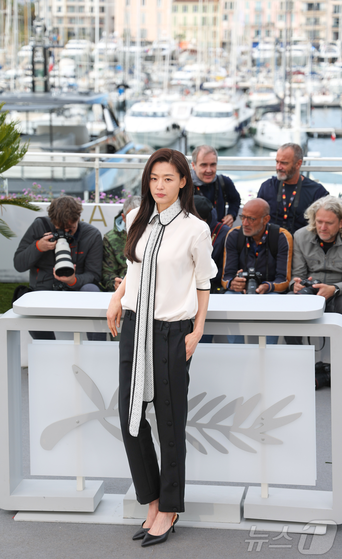 (칸=뉴스1) 이준성 특파원 = 15일(현지시간) 프랑스 남부 소도시 칸 팔레 데 페스티발(Palais des Festivals)에서 열린 제79회 칸 국제영화제 경쟁부문 진출작 …