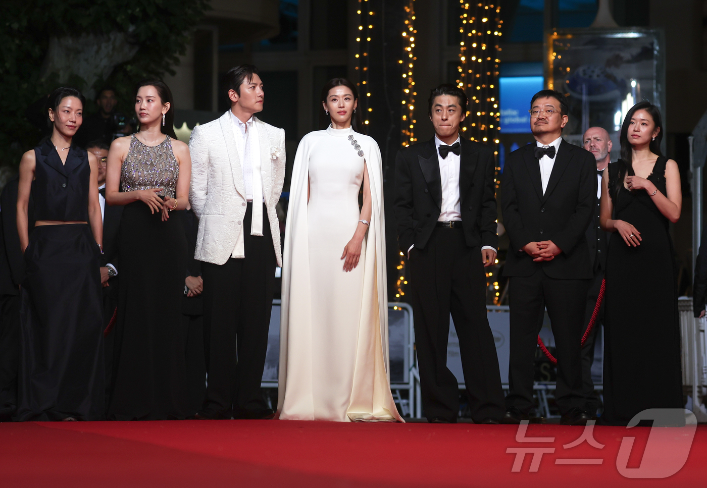 (칸=뉴스1) 이준성 특파원 = 16일(현지시간) 프랑스 남부 소도시 칸 팔레 데 페스티발(Palais des Festivals) 뤼미에르 대극장에서 열린 제79회 칸 국제영화제 …