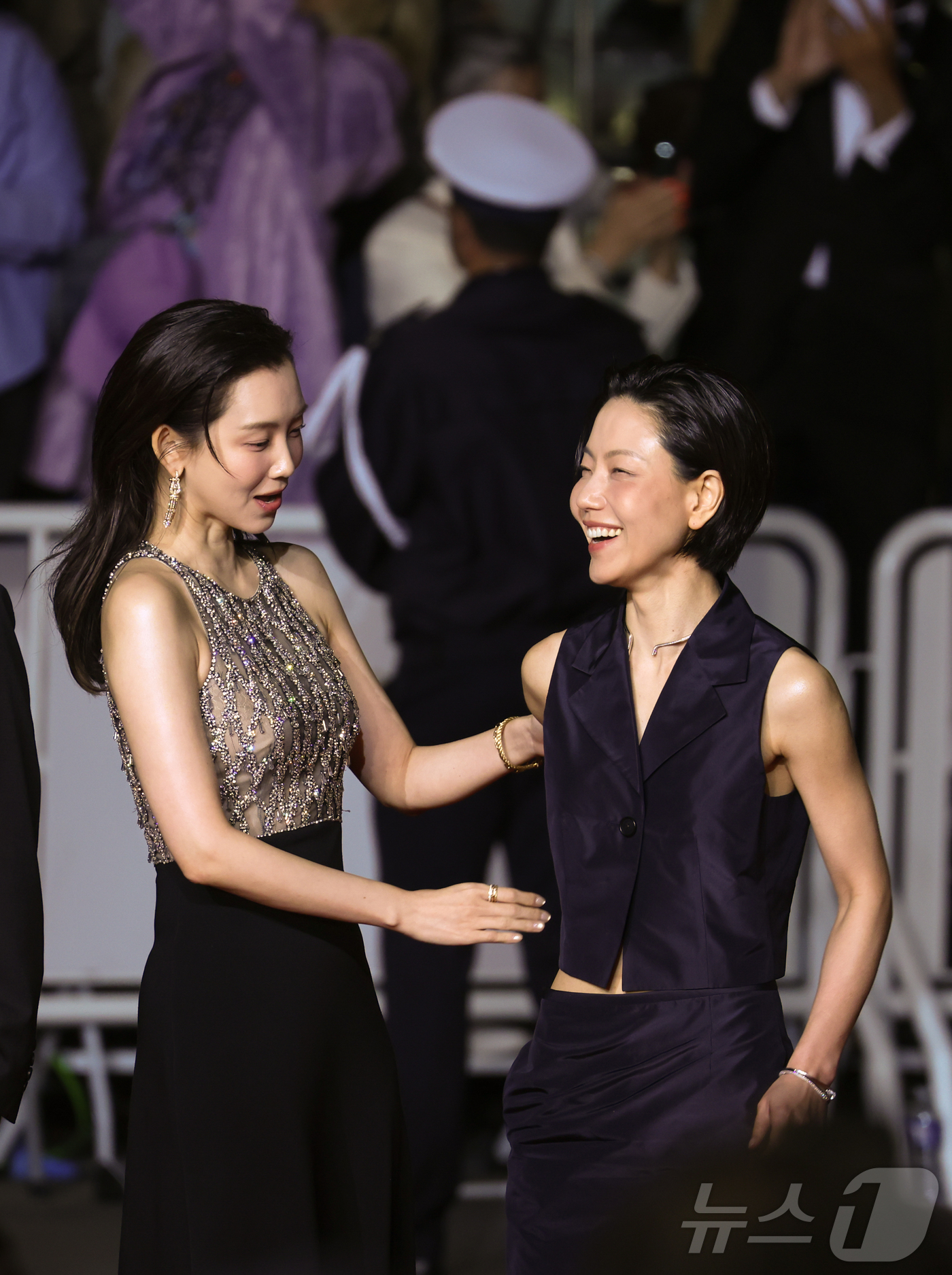 (칸=뉴스1) 이준성 특파원 = 16일(현지시간) 프랑스 남부 소도시 칸 팔레 데 페스티발(Palais des Festivals) 뤼미에르 대극장에서 열린 제79회 칸 국제영화제 …