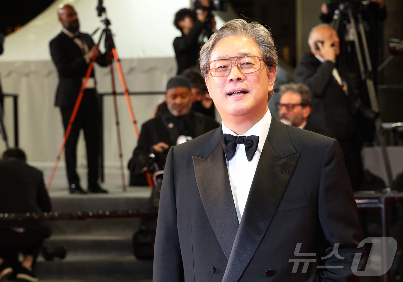 (칸=뉴스1) 이준성 특파원 = 16일(현지시간) 프랑스 남부 소도시 칸 팔레 데 페스티발(Palais des Festivals) 뤼미에르 대극장에서 열린 제79회 칸 국제영화제 …