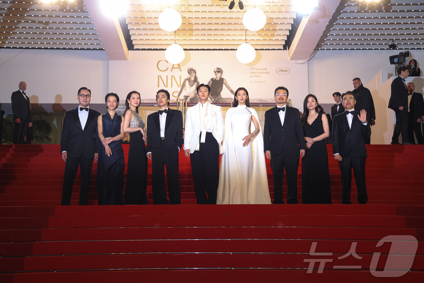 (칸=뉴스1) 이준성 특파원 = 16일(현지시간) 프랑스 남부 소도시 칸 팔레 데 페스티발(Palais des Festivals) 뤼미에르 대극장에서 열린 제79회 칸 국제영화제 …