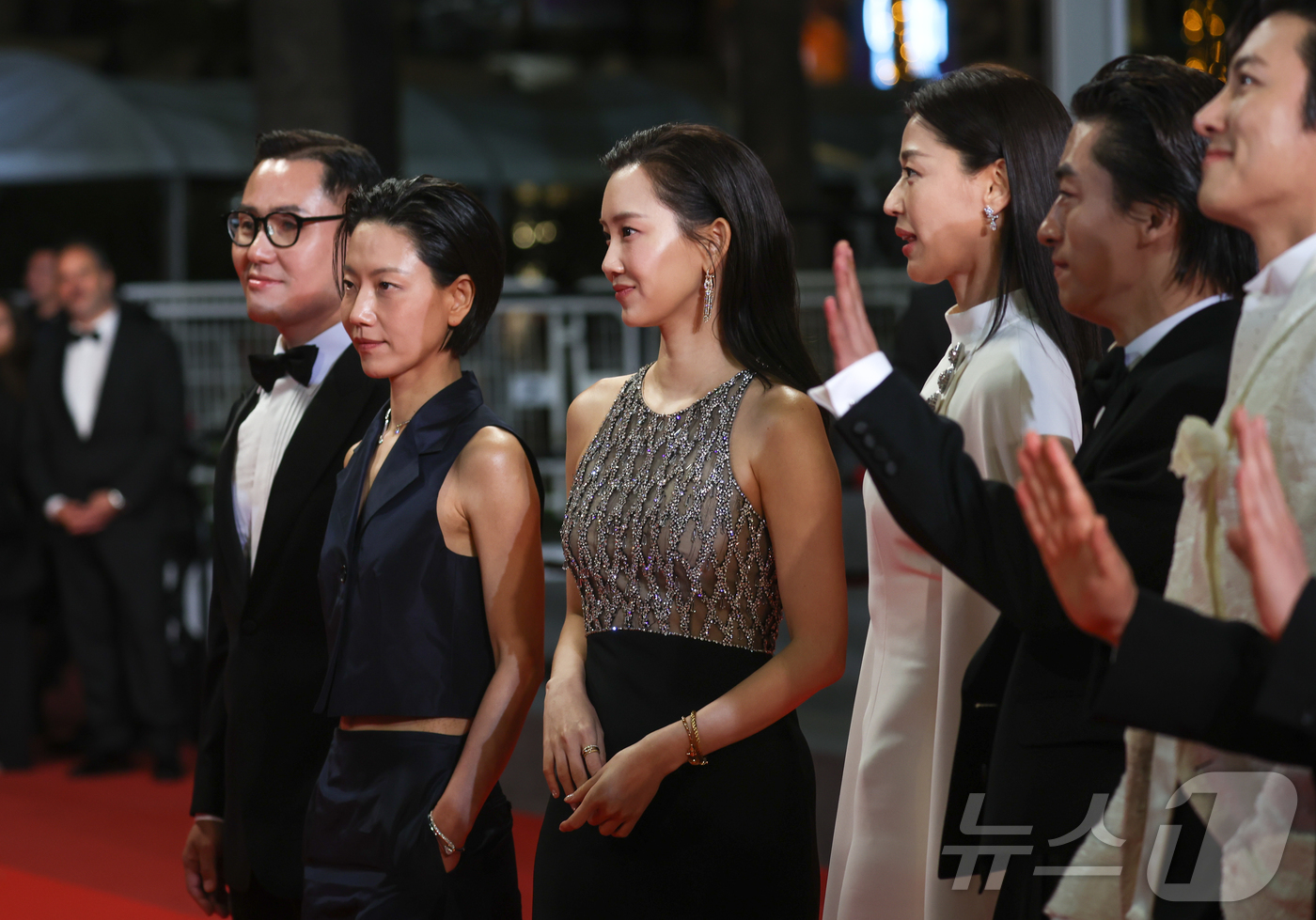 (칸=뉴스1) 이준성 특파원 = 16일(현지시간) 프랑스 남부 소도시 칸 팔레 데 페스티발(Palais des Festivals) 뤼미에르 대극장에서 열린 제79회 칸 국제영화제 …