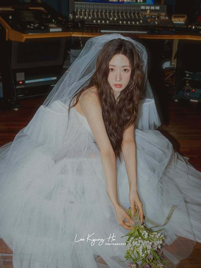 본문 이미지 - 윤보미와 라도(엘케이에이치컴퍼니 SNS 갈무리)