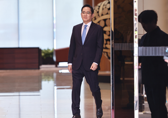 귀국하는 이재용 삼성전자 회장