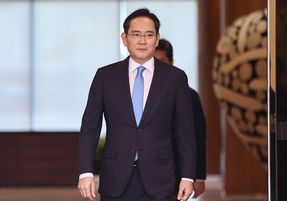 귀국하는 이재용 삼성전자 회장